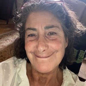 Meet your Posher, Leslie